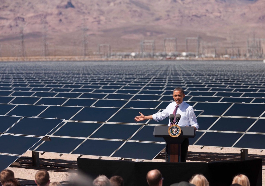 美國前總統歐巴馬在內華達州對太陽能發表演說。圖/美國能源部
