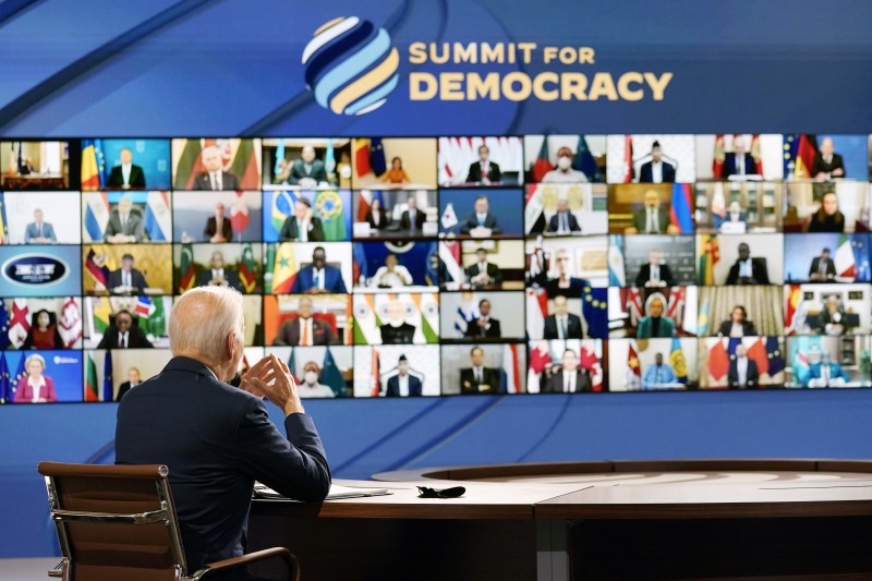 美國總統拜登9日召開全球「民主峰會」。（資料照，美聯社）