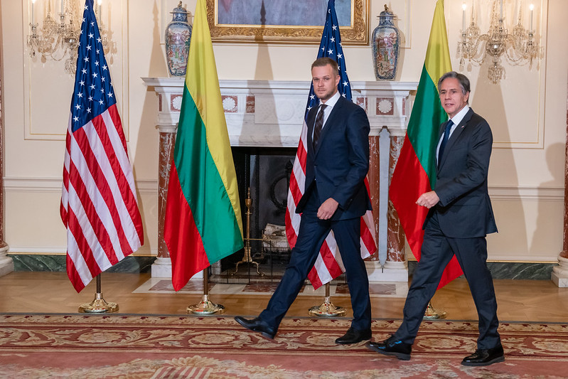 立陶宛外交部長藍斯博吉斯（Gabrielius Landsbergis）與美國國務卿布林肯會面。圖/取自美國國務院