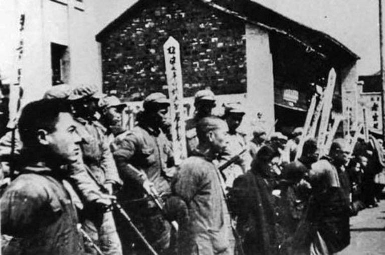 在鎮反運動中被槍決的國府潛伏人員、原黨政軍特中下級幹部以及被俘反共遊擊隊在押官兵不少於六百萬人。