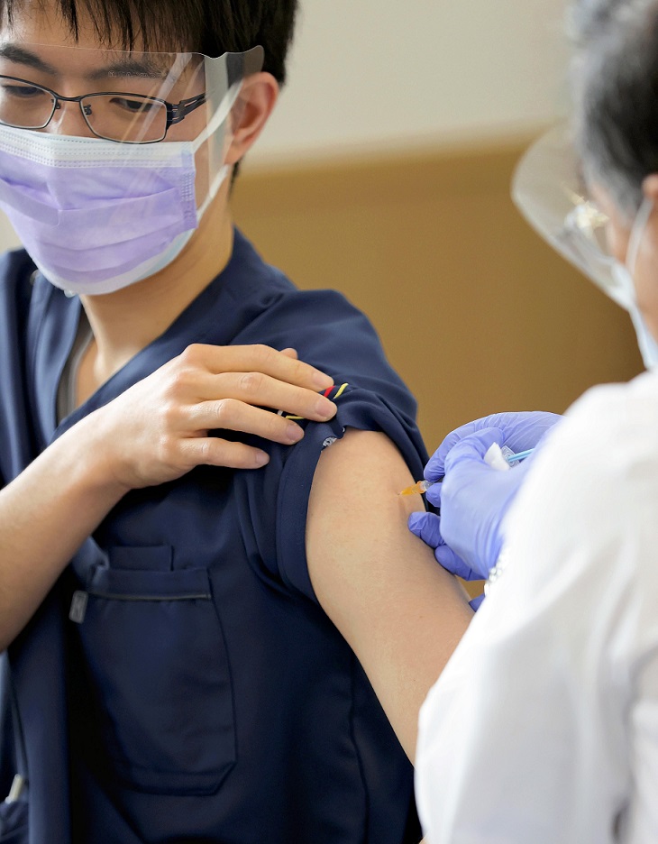 研究顯示，輝瑞疫苗在施打完第2劑的2週之後，對印度變異病毒有88%防護力。 圖：達志影像／美聯社