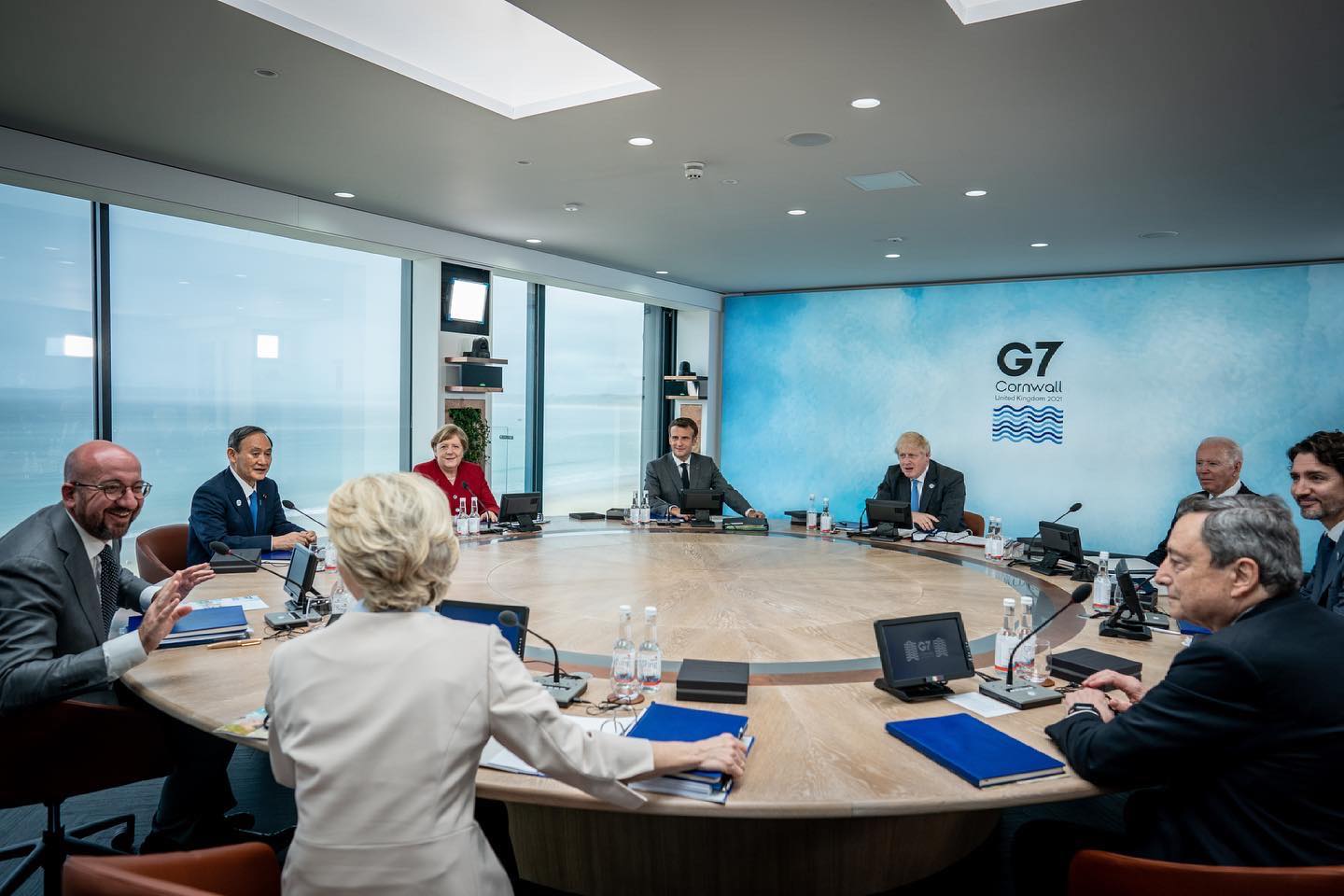 G7高峰會各國領袖談論武漢肺炎起源，以及後疫情時代的處理方案。 圖: 馬克宏臉書