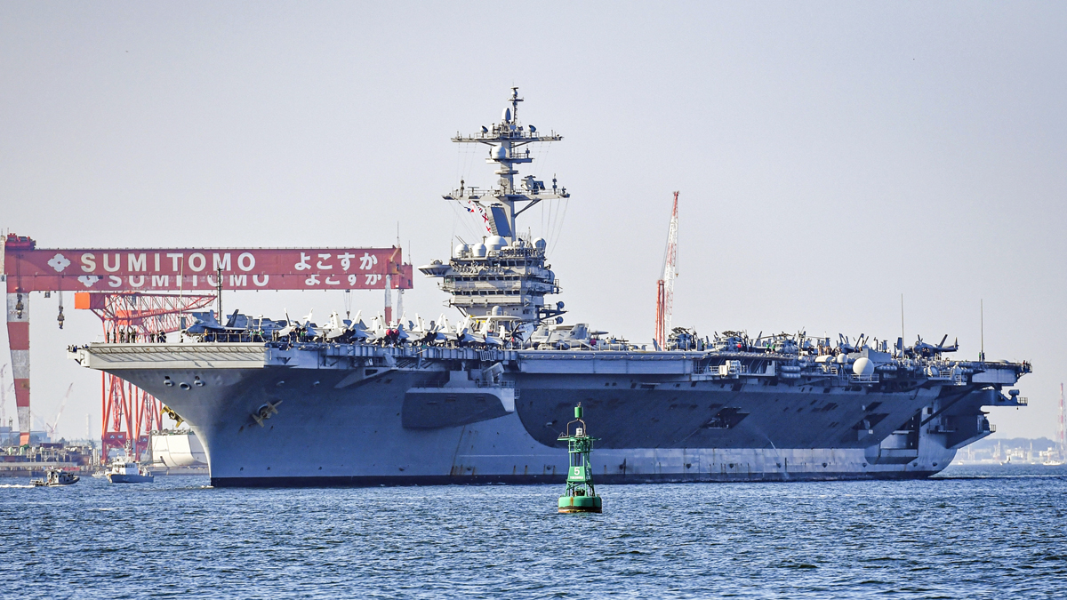 航空母艦「卡爾文森號(CVN-70)」，照片上可以看到艦上「滿載」各式戰機。   圖：翻攝U.S. Pacific Fleet推特