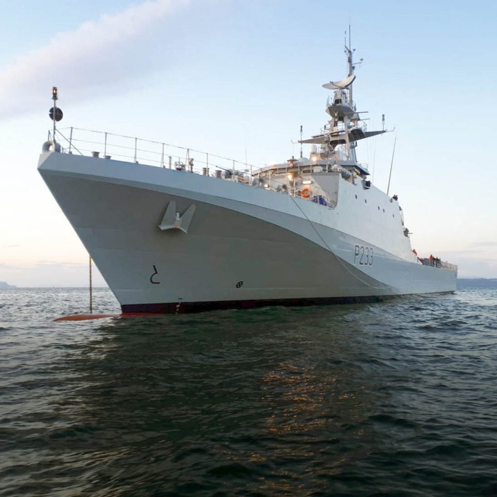 英國2,000 噸級巡邏艦添馬艦（HMS Tamar）。 圖：擷取自Royal Navy