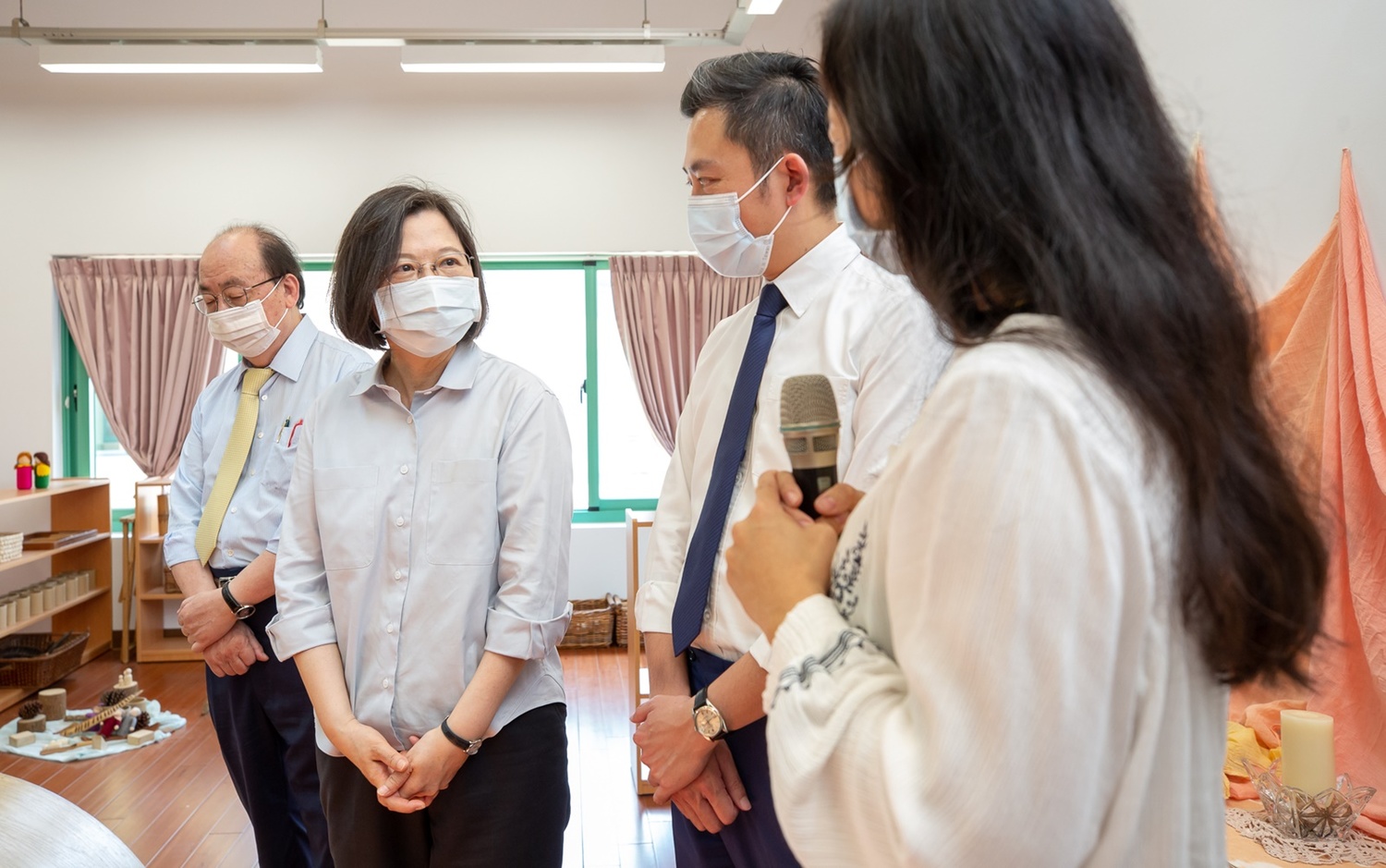 總統蔡英文14日上午視察「新竹市華德福實驗學校幼兒園」 圖：總統府提供